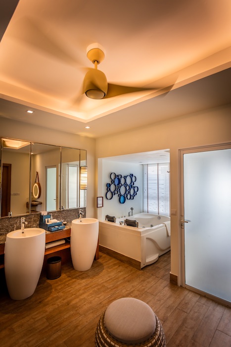 Deluxe Overwater Villa photo 20